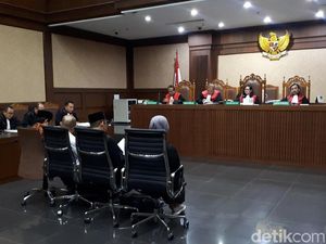 4 Anggota DPRD Lampung Tengah Didakwa Terima Suap Rp 6 M dari Eks Bupati 4 Anggota DPRD Lampung Tengah Didakwa Terima Suap Rp 6 M dari Eks Bupati