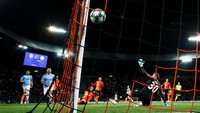 Babak pertama ditutup dengan skor 2-0 untuk City usai Ilkay Guendogan mencetak gol pada menit ke-37.