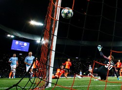 Babak pertama ditutup dengan skor 2-0 untuk City usai Ilkay Guendogan mencetak gol pada menit ke-37.
