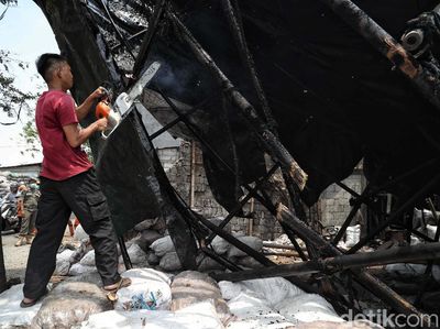 Akhirnya, Pabrik Arang Penyebab Polusi di Cilincing Dibongkar