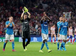 Hingga babak kedua usai, skor tetap 2-2. REUTERS/Sergio Perez.