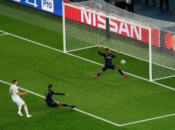 Gol tiga PSG dicetak oleh Thomas Meunier. REUTERS/Gonzalo Fuentes.