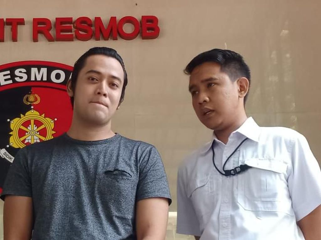 Kriss Hatta Curiga Kasus Penganiayaan Berkaitan dengan Hilda Vitria Kriss Hatta Curiga Kasus Penganiayaan Berkaitan dengan Hilda Vitria