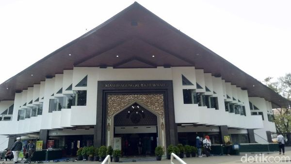 Foto: Dulu Gedung Setan Freemason, Sekarang Masjid Cantik