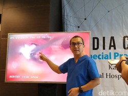 Dari Papua ke Surabaya Lewat Laut demi Operasi Wajah Perot Hemifacial Spasm