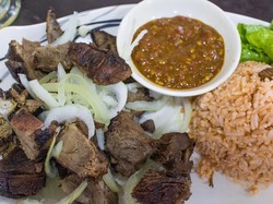 Menu Eksotis! Sup Daun dan Sate Afrika di Dekat Halte Tanah Abang