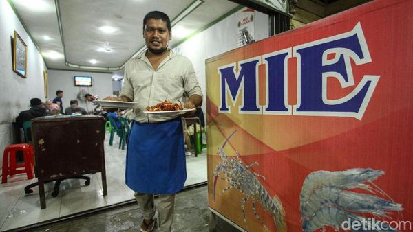 Laris Manis Bisnis Makanan Khas Tanah Rencong