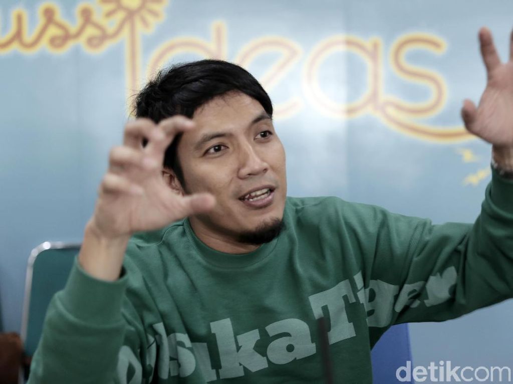 Desta Di-bully usai Sindir yang Ikut Teriak dan Cuma Baca Sepotong Desta Di-bully usai Sindir yang Ikut Teriak dan Cuma Baca Sepotong