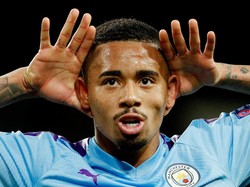 Usai jeda City mampu menambah satu gol lagi lewat Gabriel Jesus untuk mengakhiri pertandingan dengan kemenangan 3-0.