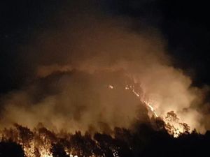 Detik-detik Gunung Semeru Kebakaran Detik-detik Gunung Semeru Kebakaran