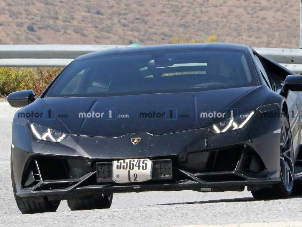 Spyshot! Lamborghini Huracan Evo Mulai Tampil di Jalanan Spyshot! Lamborghini Huracan Evo Mulai Tampil di Jalanan