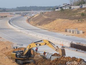 Melihat Lebih Dekat Proyek Tol di Calon Ibu Kota RI Melihat Lebih Dekat Proyek Tol di Calon Ibu Kota RI
