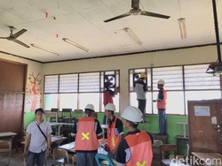 Blower Dipasang di Kelas SDN 07 Cilincing yang Tercemar Polusi Pabrik