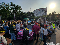 Massa Anak Muda Aksi di Depan Istana Tuntut Pemerintah Atasi Krisis Iklim
