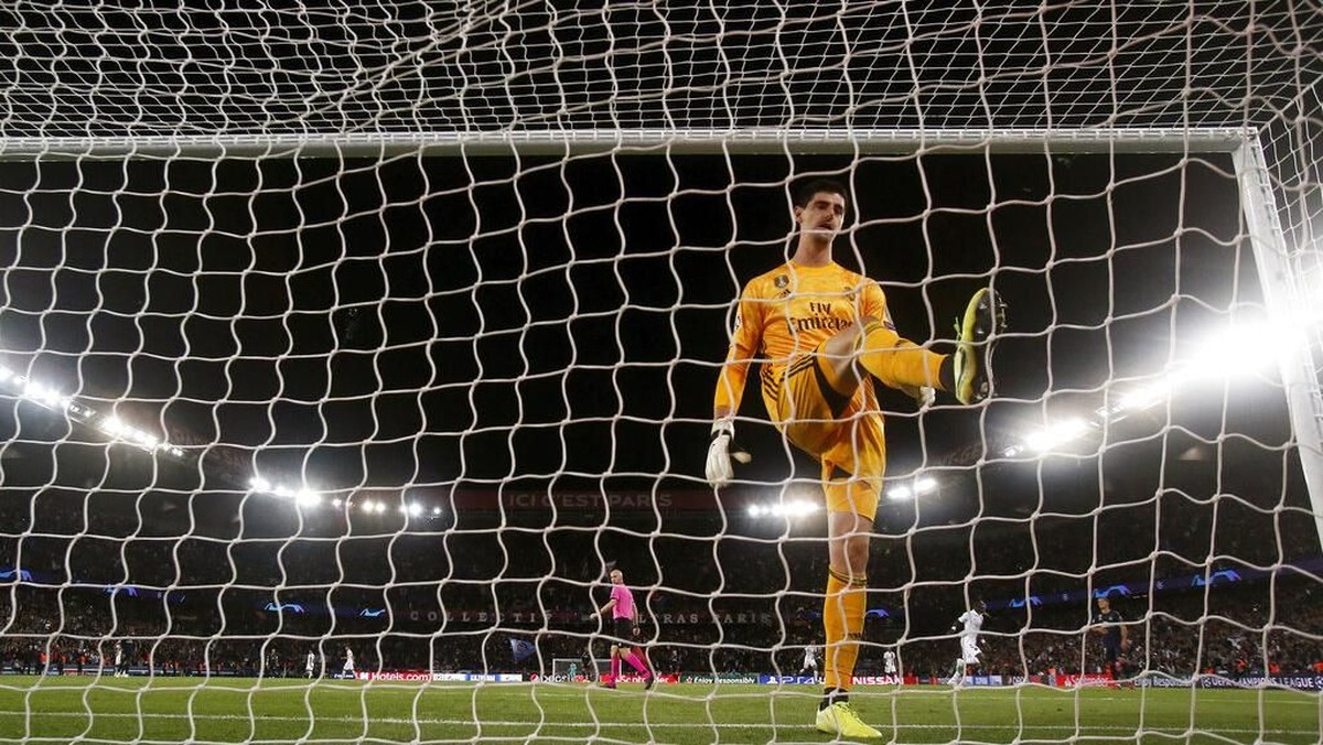 Thibaut Courtois sempat terserang penyakit pada perutnya (Foto: Michel Euler / AP Photo)