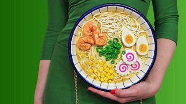 Nyam! Tas-tas Ini Berbentuk Cake hingga Mie Instan yang Bikin Lapar