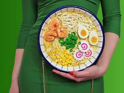 Nyam! Tas-tas Ini Berbentuk Cake hingga Mie Instan yang Bikin Lapar