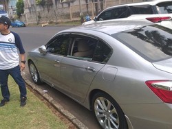 Apes Rico Ceper, Barang Kecurian di Mobil lalu Tabrak Mobil Polisi