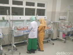 Belum Setahun Nikah, Pasangan Ini Dikaruniai Bayi Perempuan Kembar 4