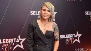 Sudah Tampil Seksi, Evelyn Kok Mau Pulang?