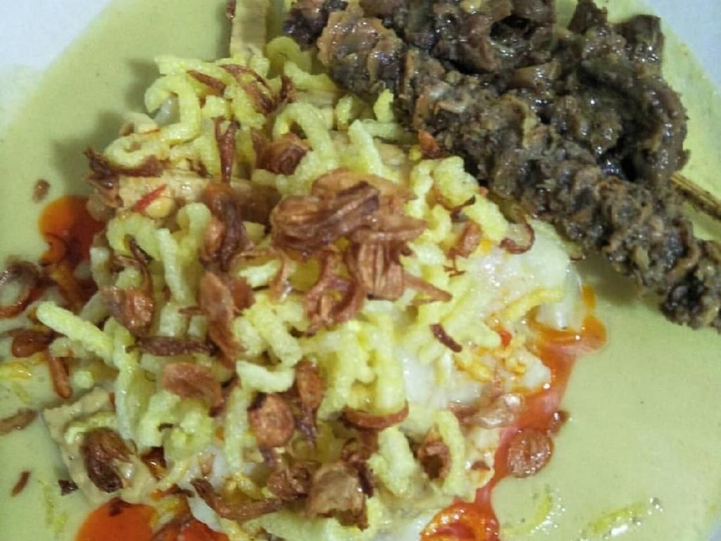 Menebus Kangen Tegal dengan Sarapan Ketupat Glabed Yang Gurih Mlekoh Menebus Kangen Tegal dengan Sarapan Ketupat Glabed Yang Gurih Mlekoh