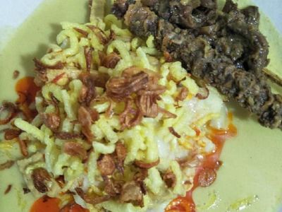 Menebus Kangen Tegal dengan Sarapan Ketupat Glabed Yang Gurih Mlekoh