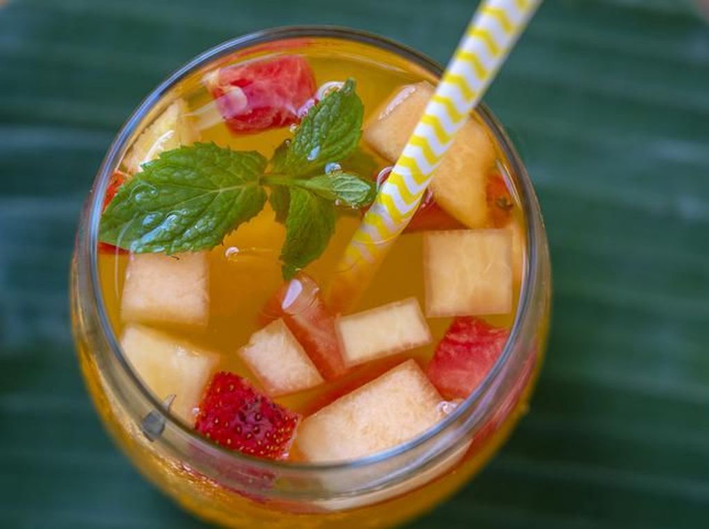 5 Resep Minuman Dingin Enak dan Praktis untuk Pesta Tahun Baru 5 Resep Minuman Dingin Enak dan Praktis untuk Pesta Tahun Baru