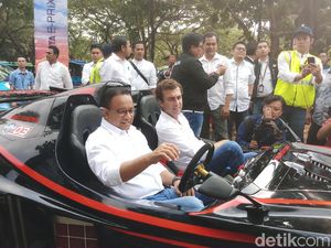 Sambut Formula E Jakarta 2020, Anies Konvoi Mobil Listrik ke Monas Sambut Formula E Jakarta 2020, Anies Konvoi Mobil Listrik ke Monas