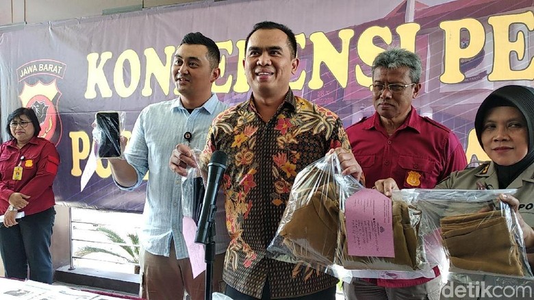 Awas, Sebar Ulang Video Syur Guru Honorer Kena Pidana! Awas, Sebar Ulang Video Syur Guru Honorer Kena Pidana!