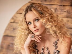 Foto: Wanita Cantik Gantikan Transgender Jadi Juara Miss Universe Spanyol