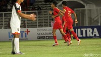 Para pemain Indonesia merayakan gol.