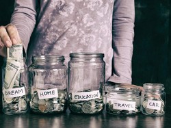 Kenali Tantangan Finansial pada Setiap Fase Kehidupan