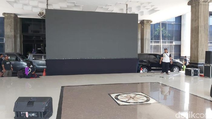 Big screen di kantor Wali Kota Semarang untuk nobar PSIS Semarang vs Persebaya Surabaya di pekan ke-19 Liga 1 2019. (Foto: Angling Adhitya Purbaya/detikSport) Big screen di kantor Wali Kota Semarang untuk nobar PSIS Semarang vs Persebaya Surabaya di pekan ke-19 Liga 1 2019. (Foto: Angling Adhitya Purbaya/detikSport)
