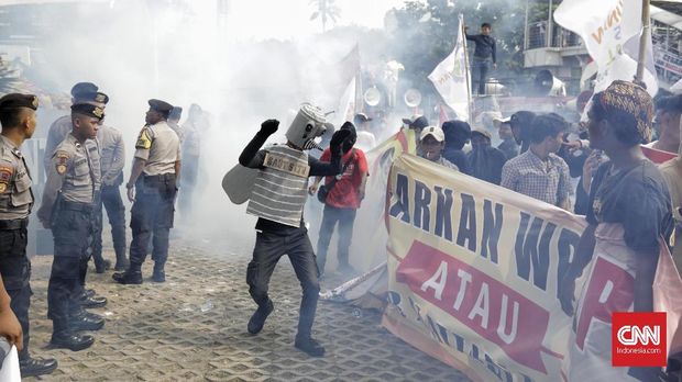 Desak Agus Rahardjo dkk Mundur, Massa Aksi Fogging KPK