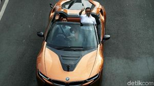 Anies Pimpin Konvoi Mobil Listrik