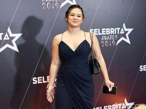 Shafa Bicara Perasaannya untuk Sang Ayah yang Lebih Pilih Jennifer Dunn Shafa Bicara Perasaannya untuk Sang Ayah yang Lebih Pilih Jennifer Dunn