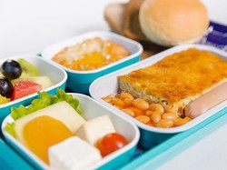 Mengulik Dapur Katering Pesawat, Dari Bahan hingga Penyajian di Udara