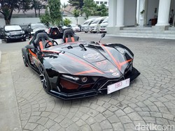 Mobil Listrik Lowo Ireng ITS Mejeng di Balai Kota Jakarta