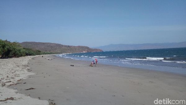 Potret Cantik Pantai Ria dari Dompu