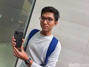 Bertahan Semalaman, Fanboy Apple Akhirnya Gaet iPhone 11 Idaman