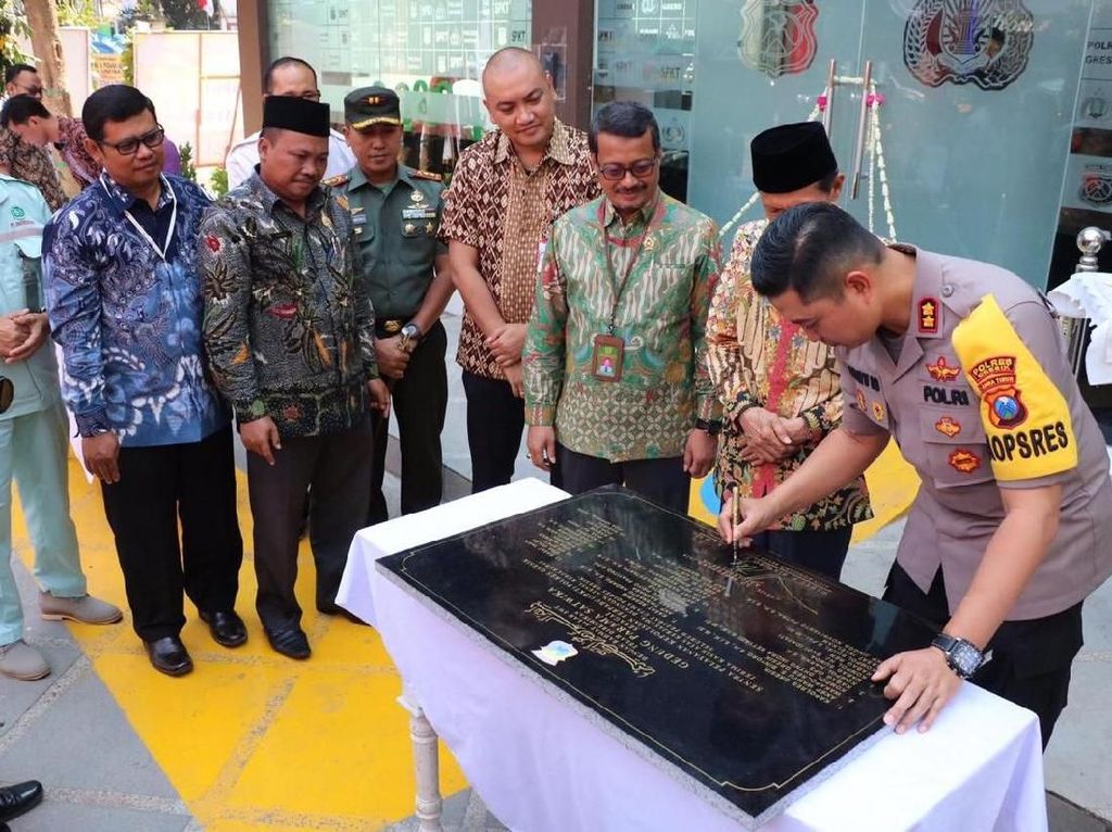 Polres Gresik Kini Punya Gedung SPKT Baru, Apa Kelebihannya? Polres Gresik Kini Punya Gedung SPKT Baru, Apa Kelebihannya?