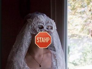 Nikah Pakai Topeng, Pengantin Wanita Ini Diejek Seperti Batman