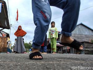 Asyiknya Anak-anak Pulau Terluar RI Bermain Permainan Tradisional