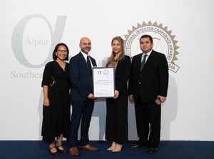 Anugrah Alpha Southeast Asia untuk Semen Indonesia