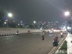 Massa Pendemo Bubar, Lalin di Depan DPR Kembali Dibuka