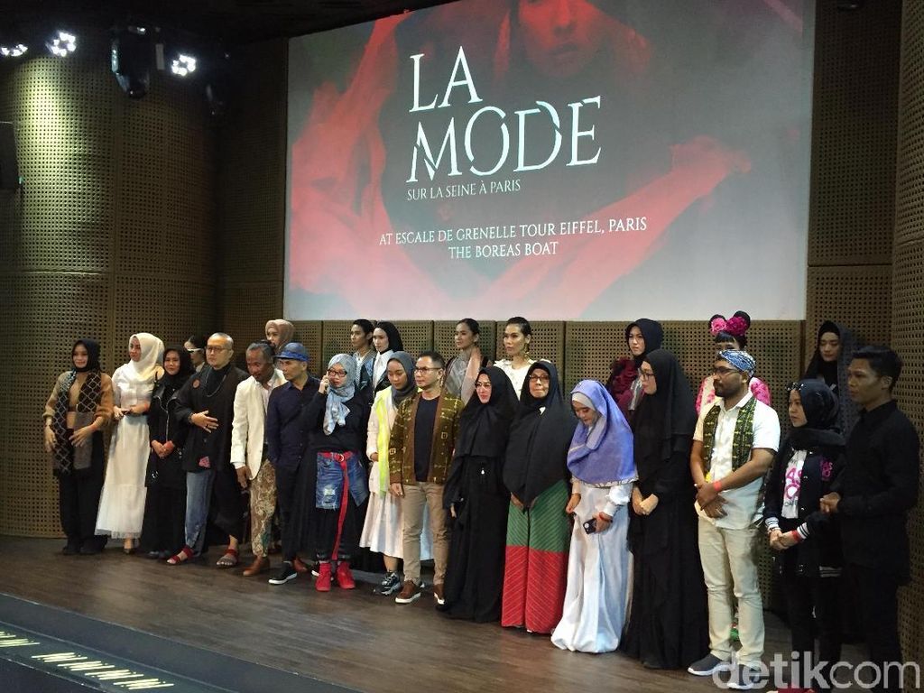 18 Desainer Indonesia Siap Pamer Karya di Sungai Seine Paris 18 Desainer Indonesia Siap Pamer Karya di Sungai Seine Paris