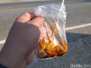 Kocak! Penjual Pentol Ini Pakai Level Pedas Digondol Satpol PP hingga Bidadari Surga Kocak! Penjual Pentol Ini Pakai Level Pedas Digondol Satpol PP hingga Bidadari Surga