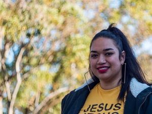 Semuanya Sihir, Pengikut Misionaris di Australia Bakar Benda Keramat Aborigin