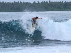 Catat! Ini Destinasi Surfing Populer di Sinabang