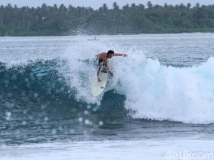 Catat! Ini Destinasi Surfing Populer di Sinabang Catat! Ini Destinasi Surfing Populer di Sinabang